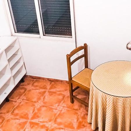 Room In Malaga Center, Homestay "Window To Road" - Habitacion En Apartamento, Ventana A La Careterra! Екстер'єр фото
